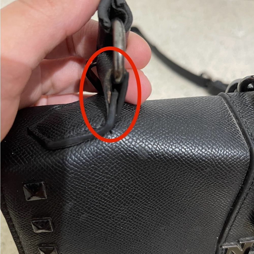 Badgley Mischka Black Crossbody Bag - Picture 13 of 16